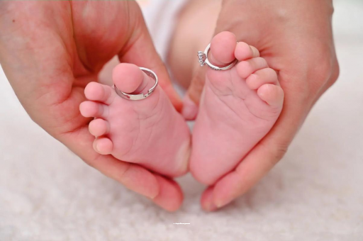 供卵试管代怀生子费用宝宝肚子胀气